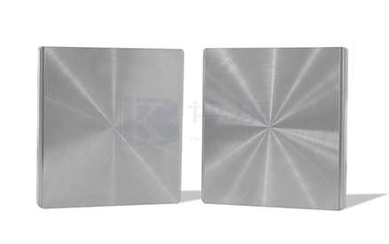 Titanium discus: stella transversalis inter medicinam et artem, non vis plura de eo scire?